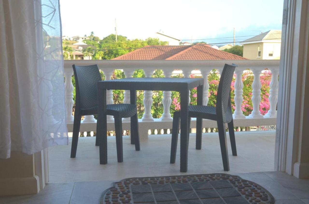 Ixoras Beach Apartments Saint Peter Esterno foto